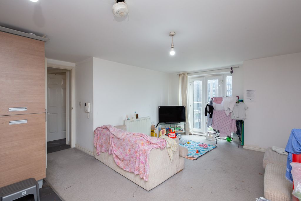 Property photo 3 of 21