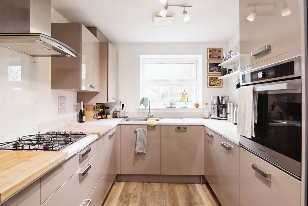 Property photo 1 of 15 Photography