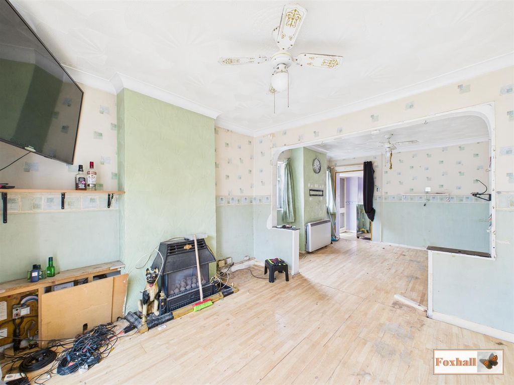 Property photo 3 of 10 Dining Room