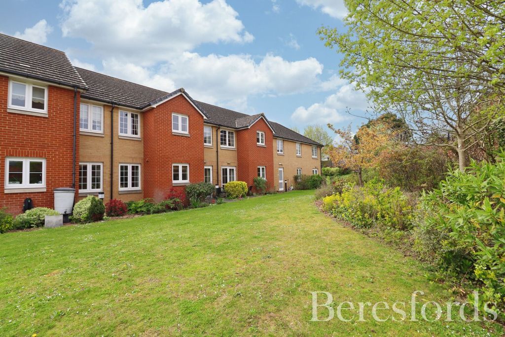 Property photo 1 of 10 Front