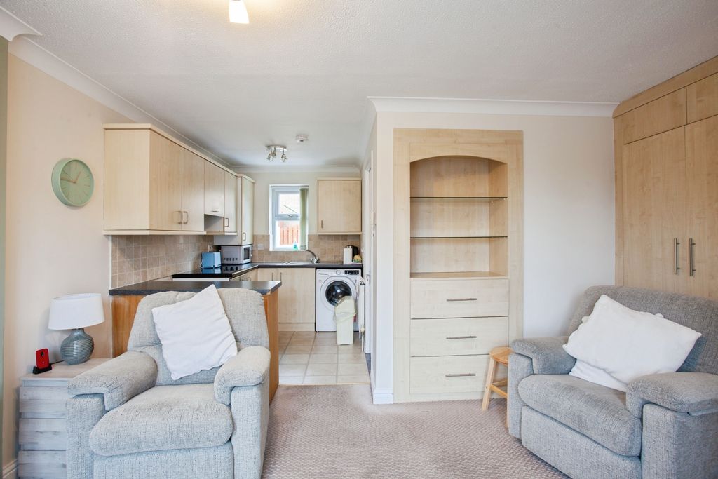 Property photo 2 of 15