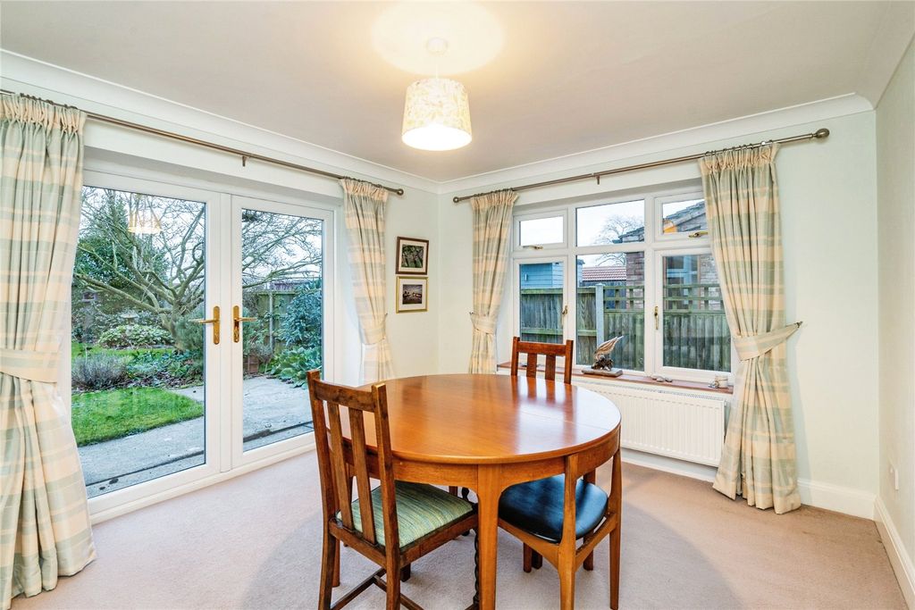 Property photo 3 of 17 Picture No. 16