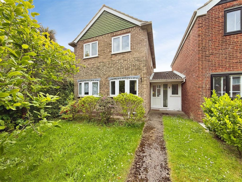 Property photo 1 of 17 External