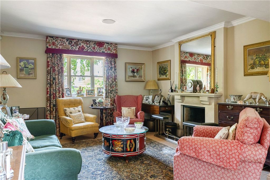 Property photo 3 of 24 Drawing Room