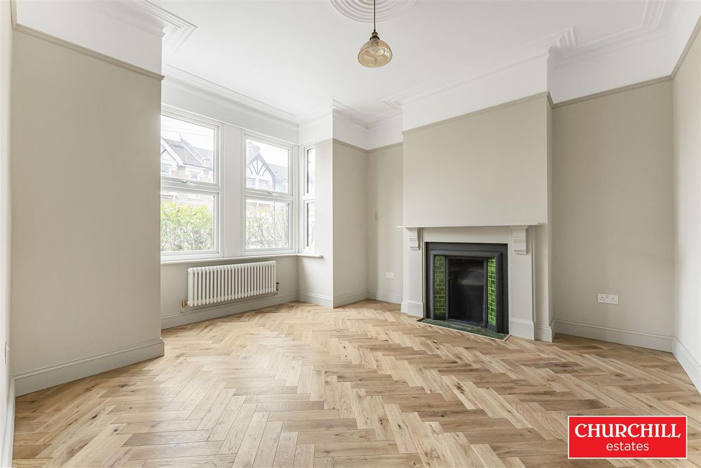 Property photo 2 of 25