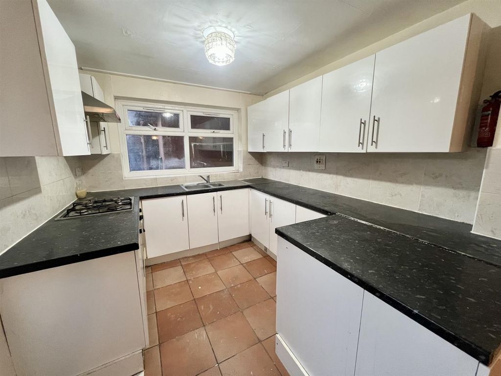 Property photo 3 of 8 14452-002299-P-W-1B9Bab4B.Jpg