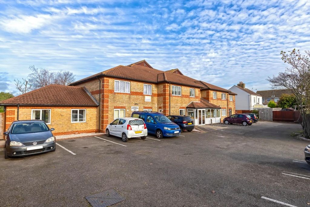 Property photo 1 of 20 Amberley Court_18.Jpg