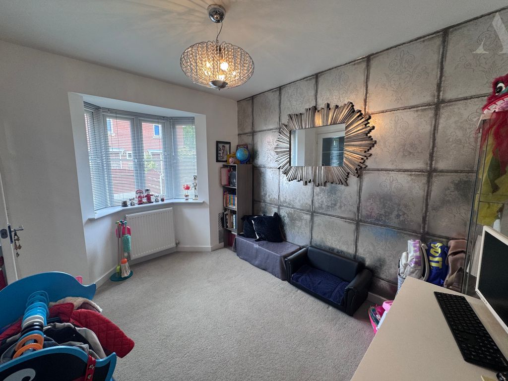 Property photo 3 of 18 5 Somerton Road  Reception 2