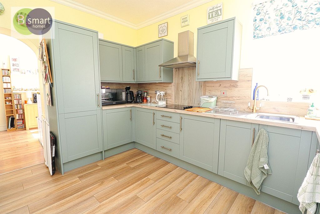 Property photo 3 of 18 Img_2822