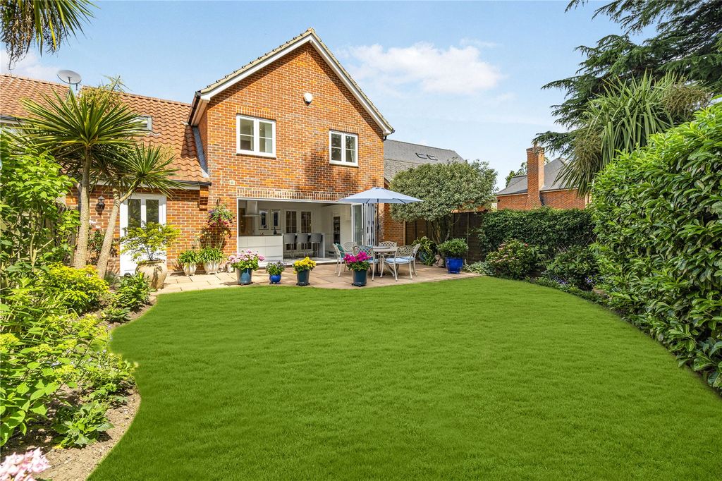 Property photo 2 of 25 Picture No. 36
