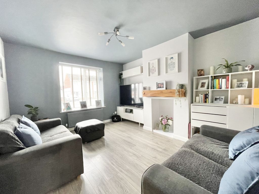 Property photo 3 of 19 Photo 11