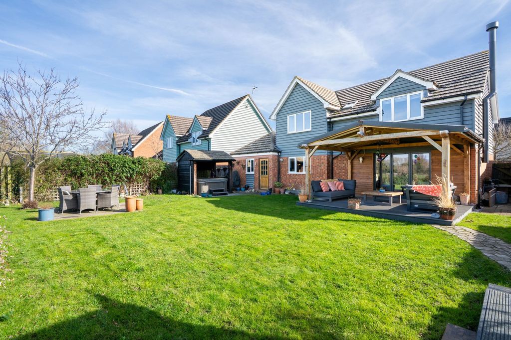 Property photo 3 of 25