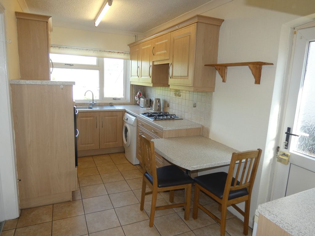 Property photo 3 of 11 Kitchen-Diner