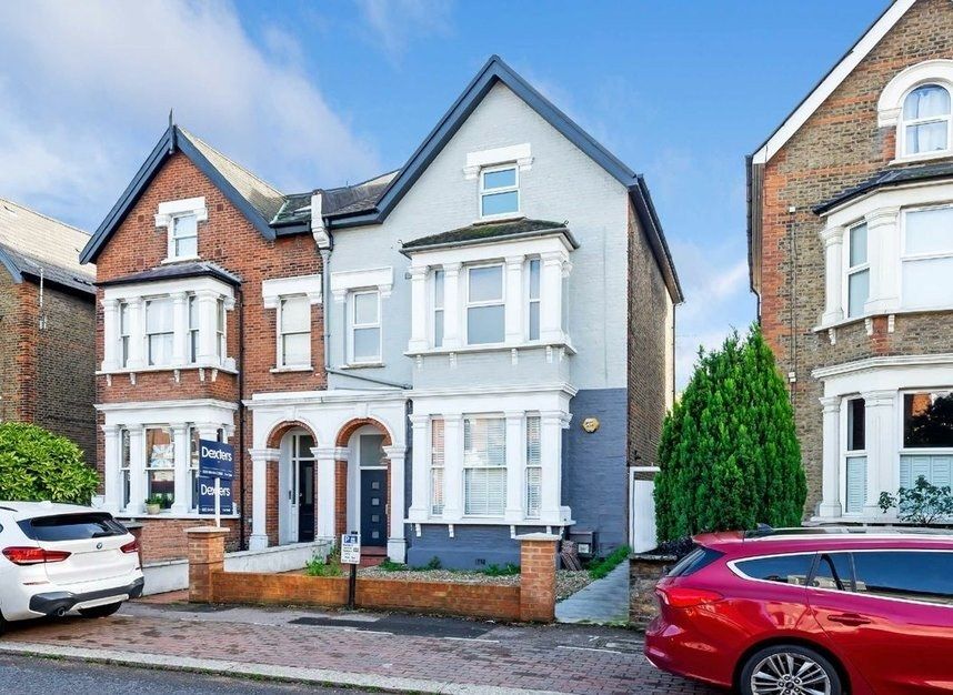 Property photo 1 of 5 1 Bedroom Top Floor (Second) Converted Flat For Sale