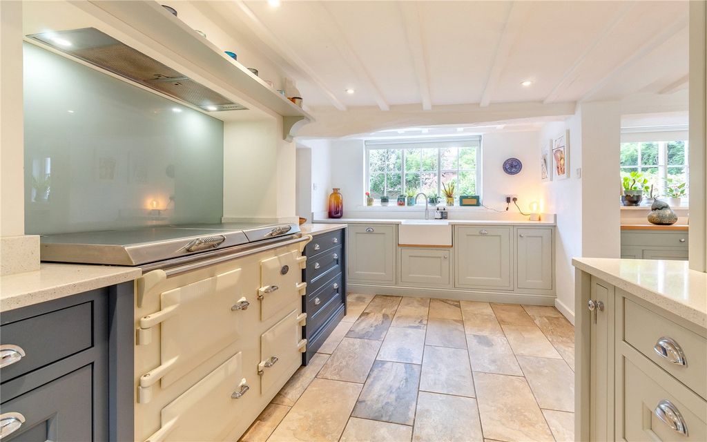 Property photo 3 of 24 Kitchen