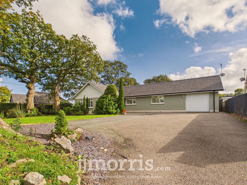 Property photo 1 of 40