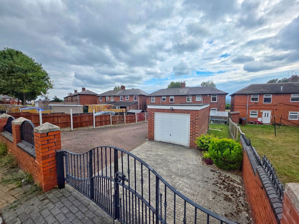 Property photo 2 of 22