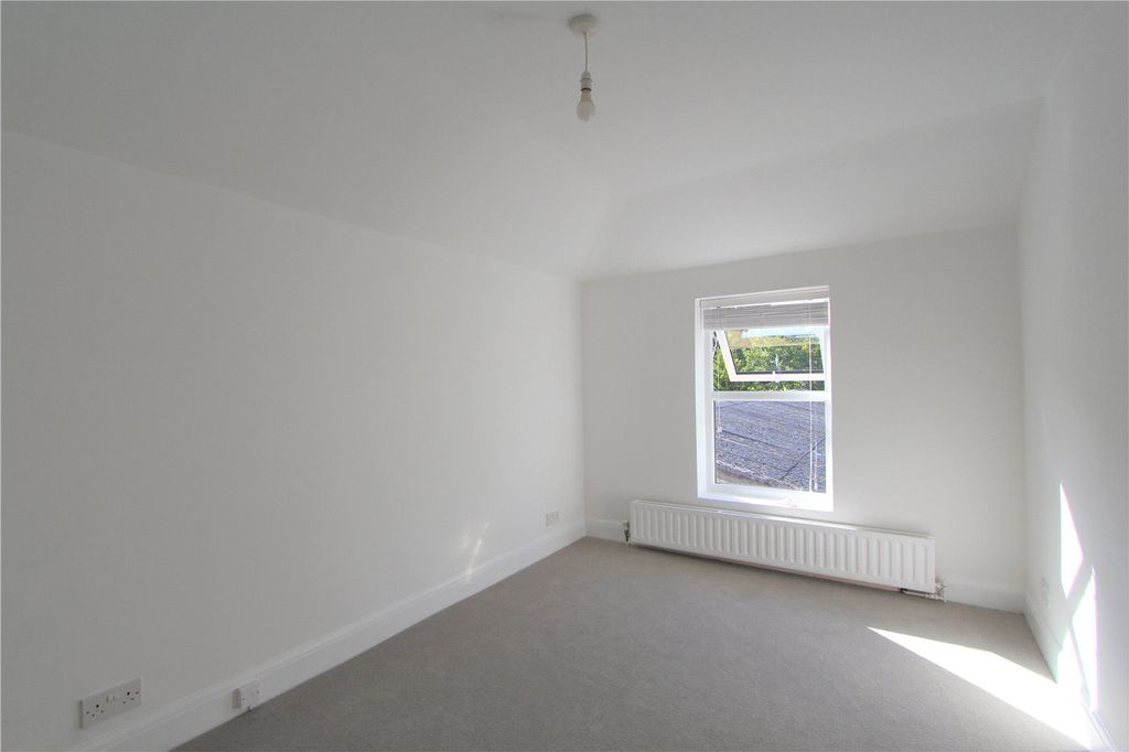 Property photo 2 of 6 Picture No. 06