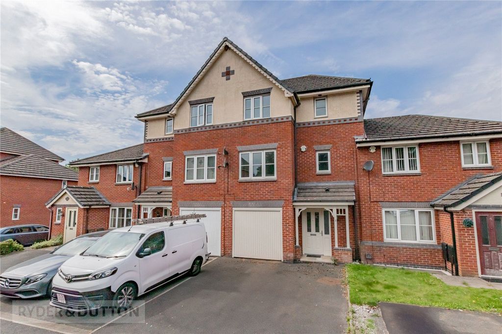 Property photo 1 of 17 External