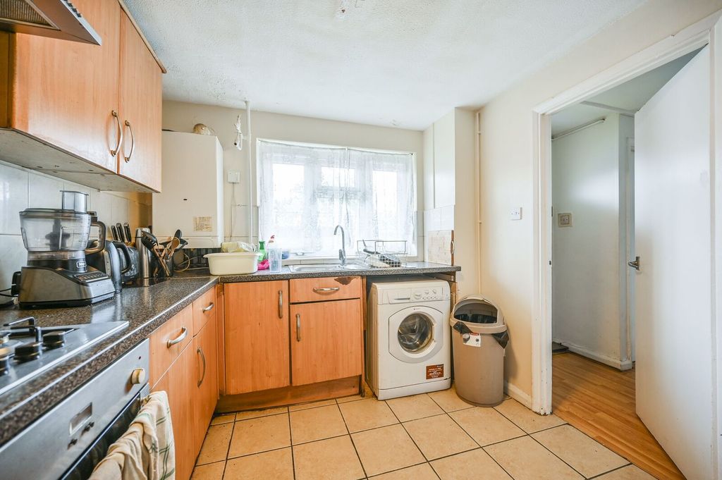 Property photo 2 of 13