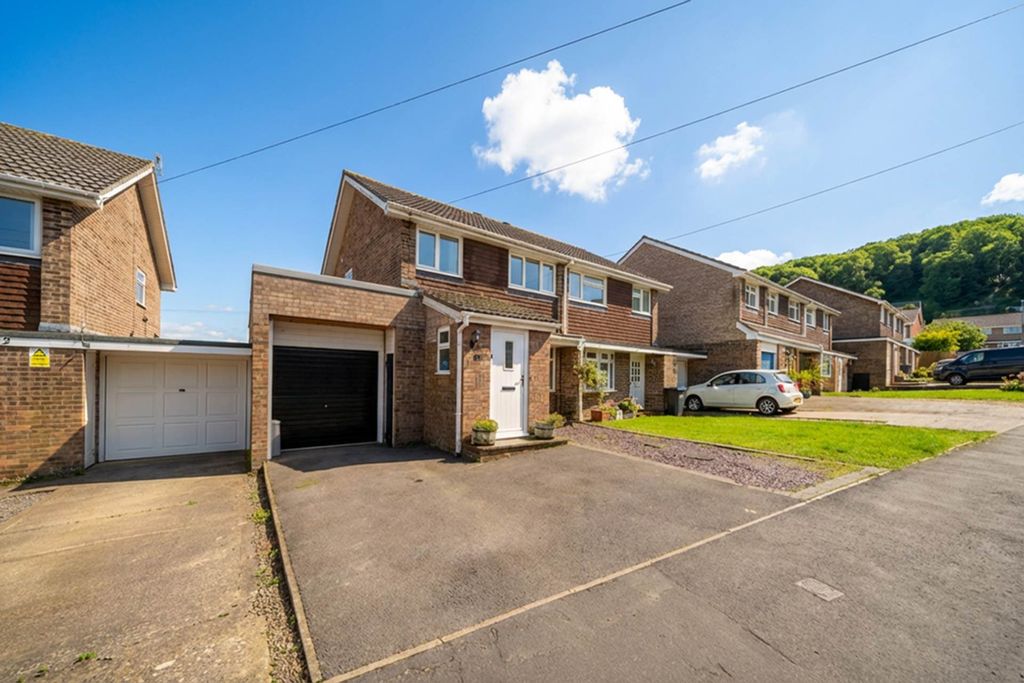 Property photo 1 of 20