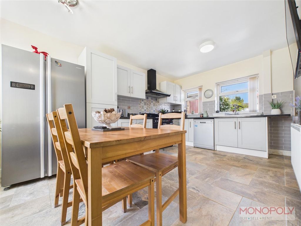 Property photo 3 of 24 Cam03815G0-Pr0259-Still019.Jpg