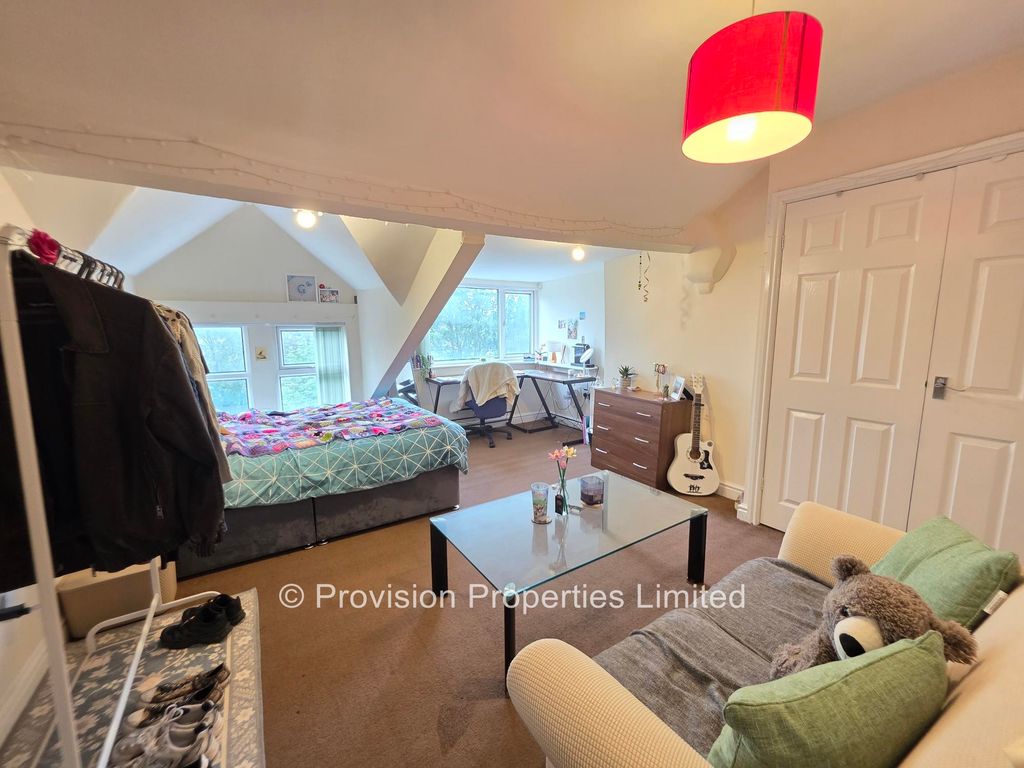 Property photo 3 of 19 Photo