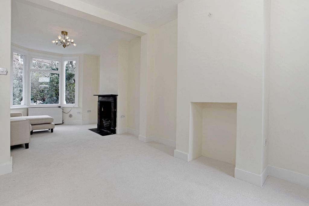 Property photo 3 of 16 41 Blissett Stree...