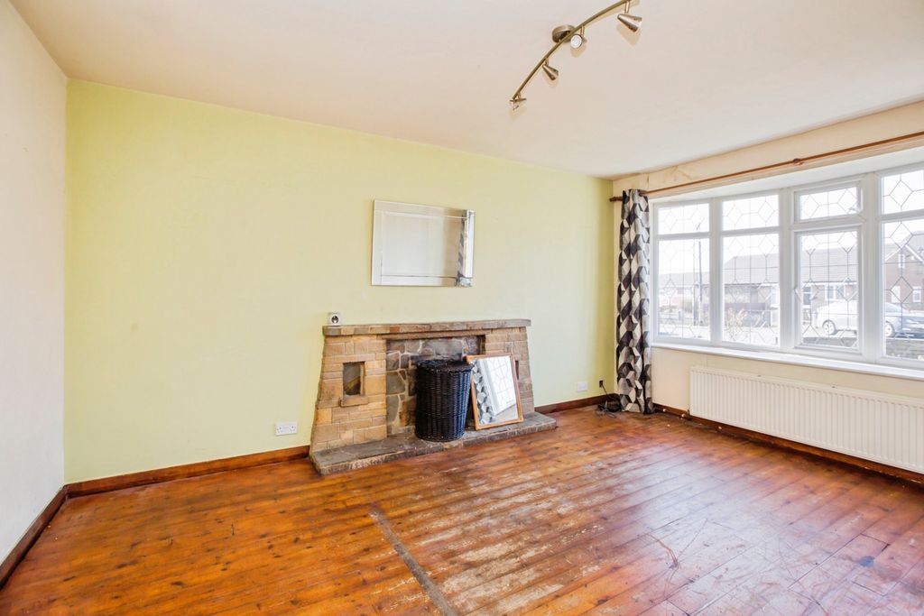 Property photo 2 of 20 Lounge