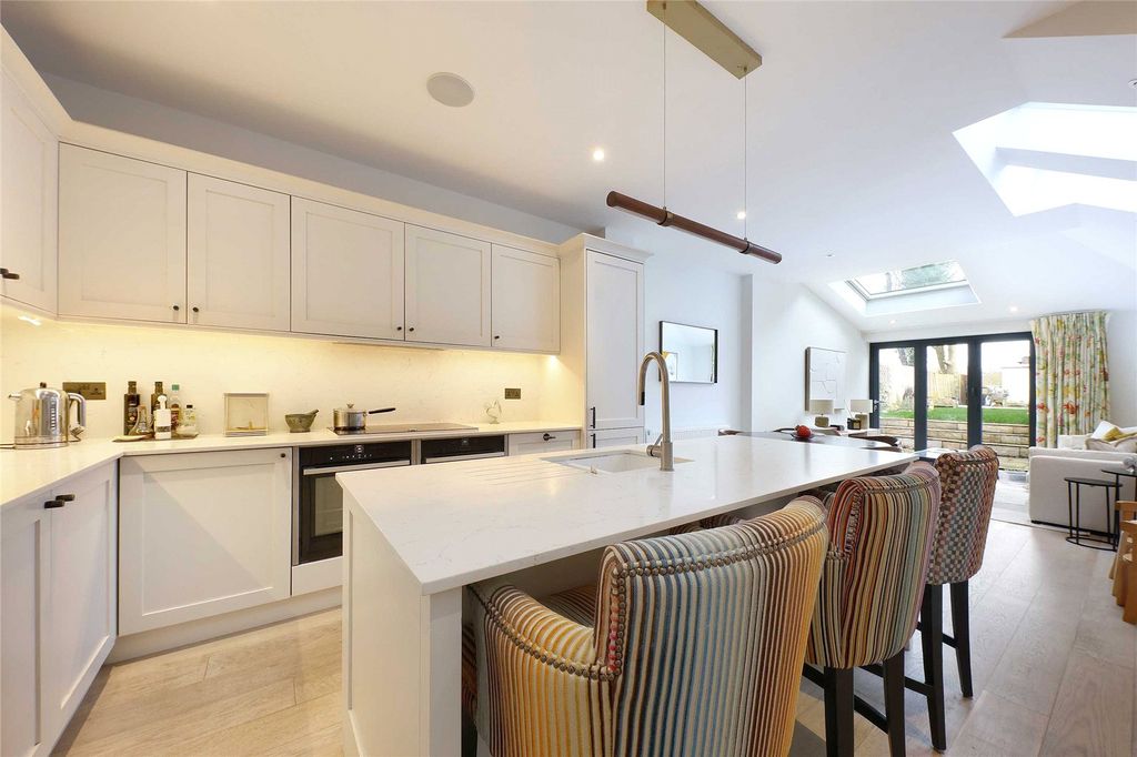 Property photo 2 of 14 Kitchen/Dining
