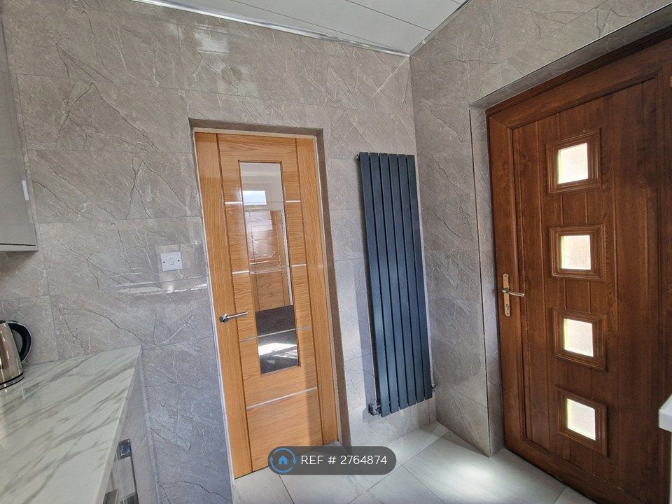 Property photo 2 of 28