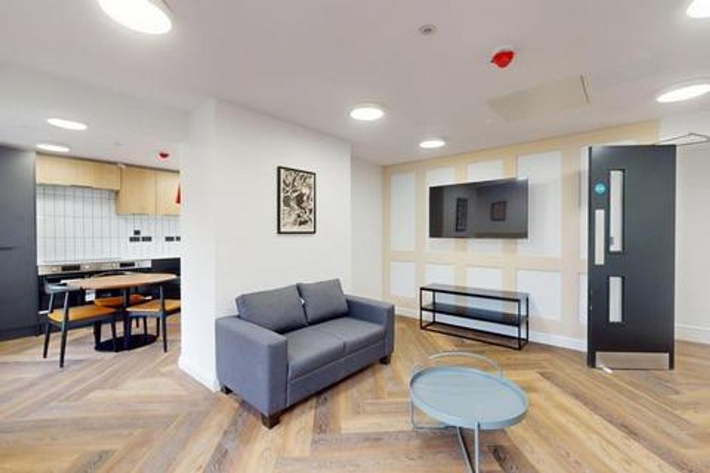 Property photo 2 of 22 A Stylish And Spacious Modern Living Room, Perfect...