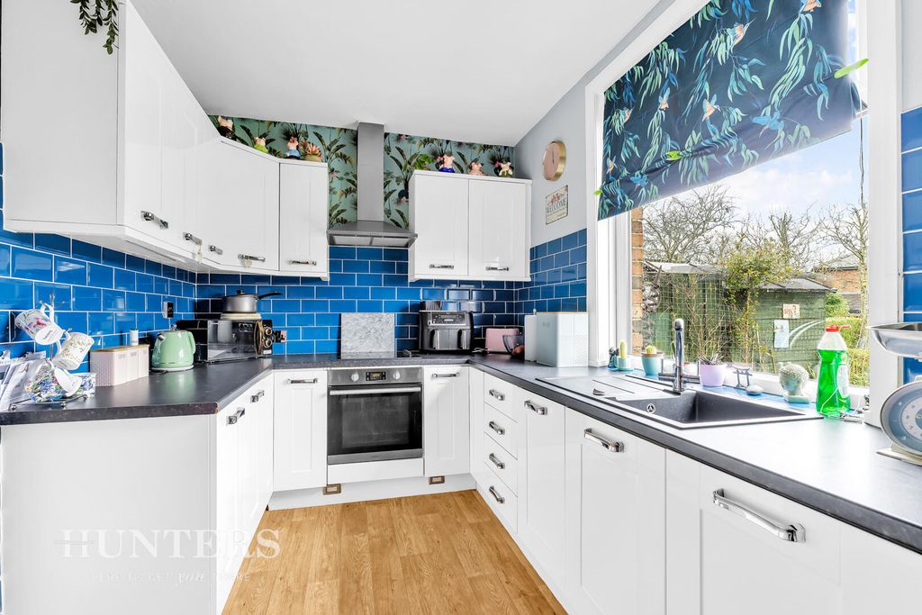 Property photo 3 of 21 Kitchen