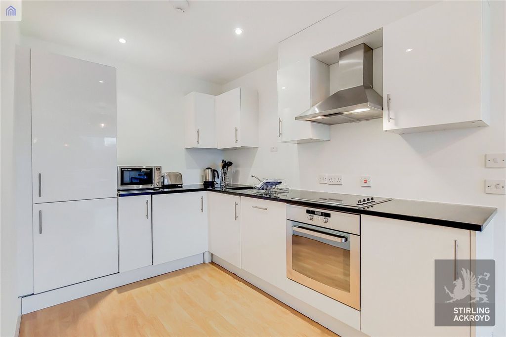 Property photo 3 of 11 Picture No. 14