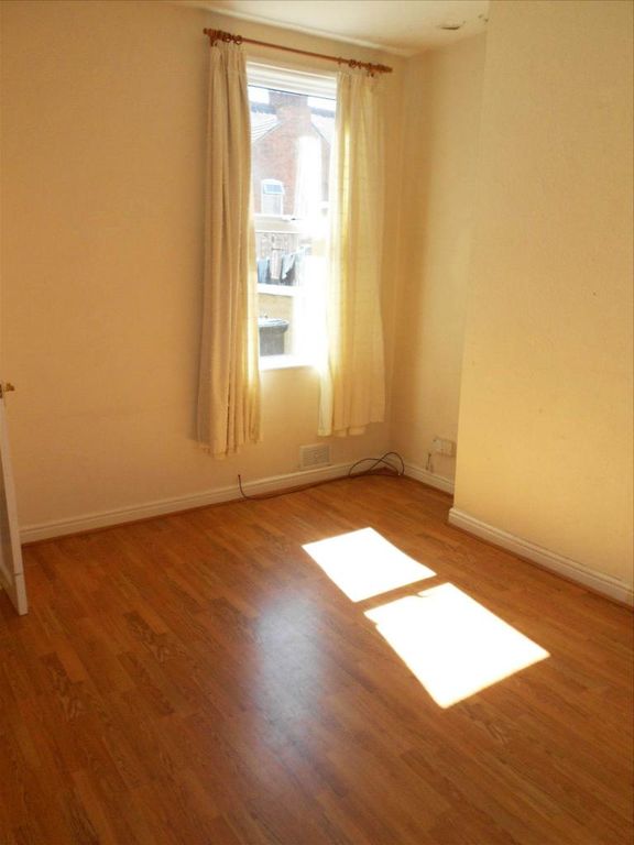 Property photo 3 of 7 Dining Room