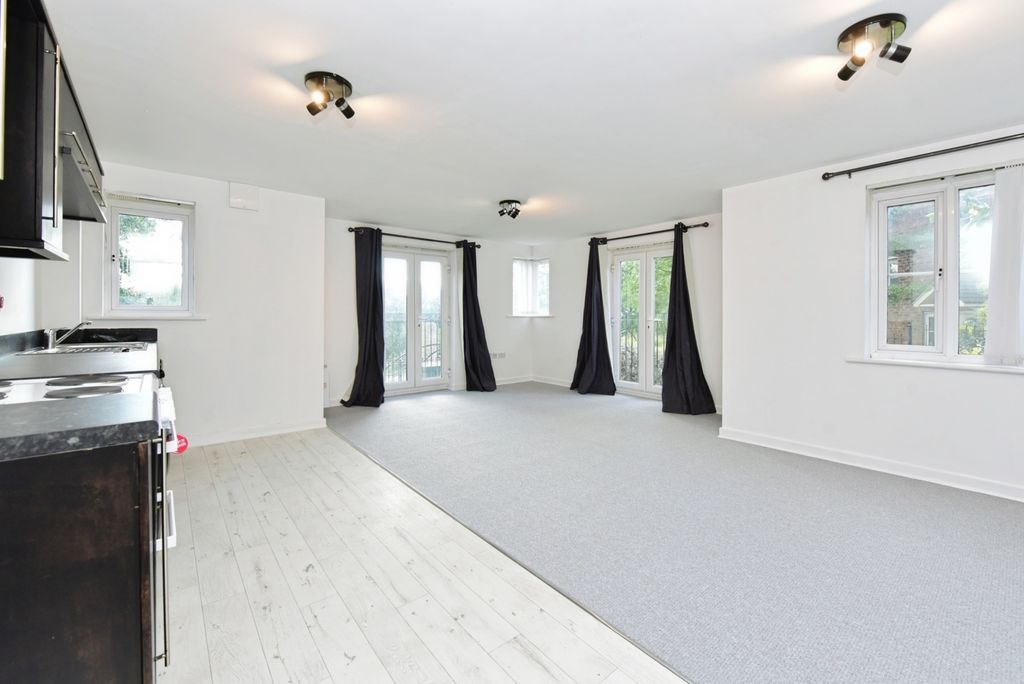 Property photo 3 of 15 Photo