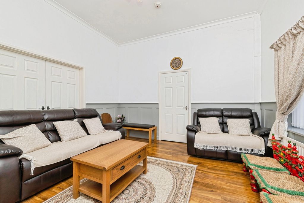 Property photo 3 of 20 Pbox-Img.Jpg