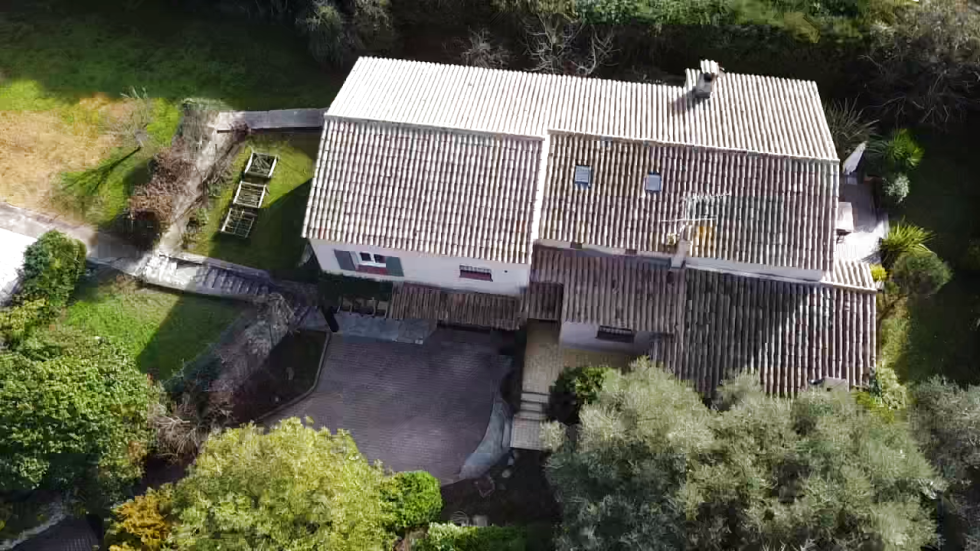 Property photo 2 of 20