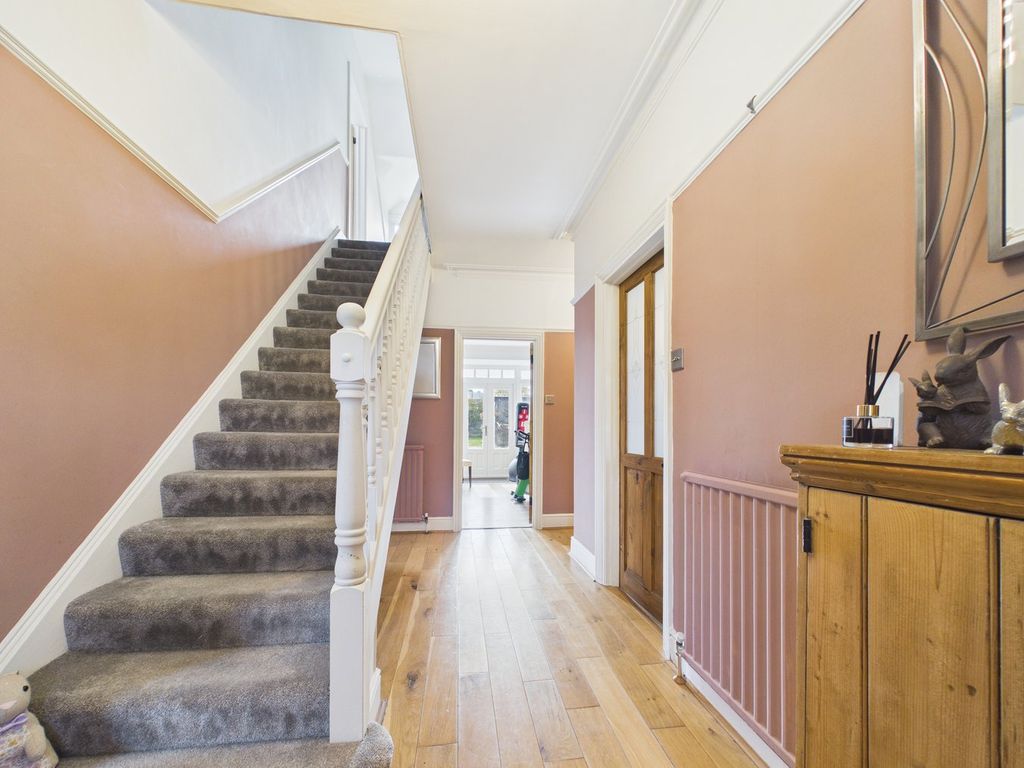 Property photo 2 of 23