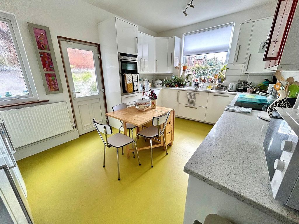 Property photo 2 of 23 Kitchen