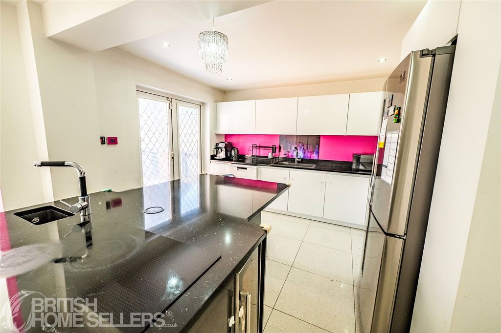 Property photo 2 of 30 Picture No. 09