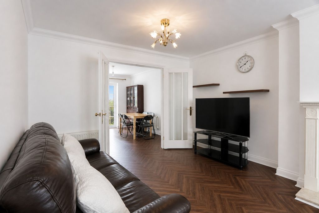 Property photo 2 of 26
