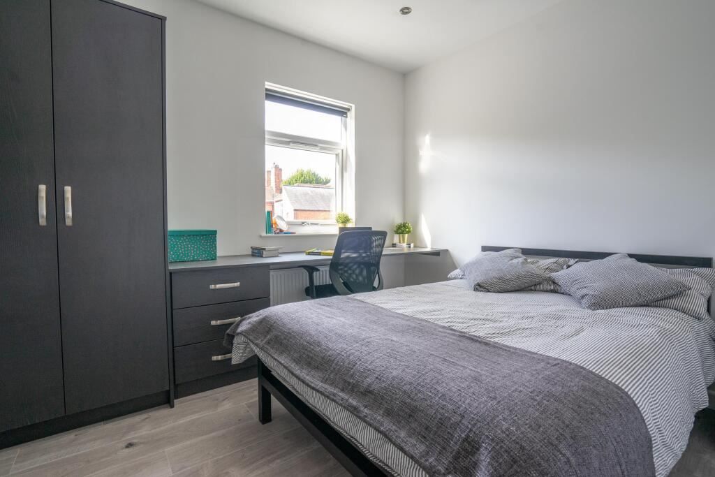 Property photo 1 of 9 Photo 11