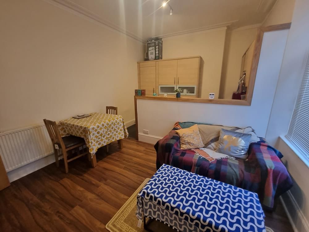 Property photo 2 of 9 Lounge/Kitchen