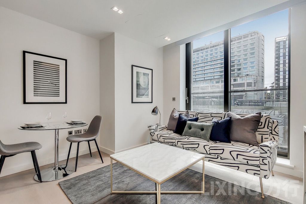 Property photo 2 of 22