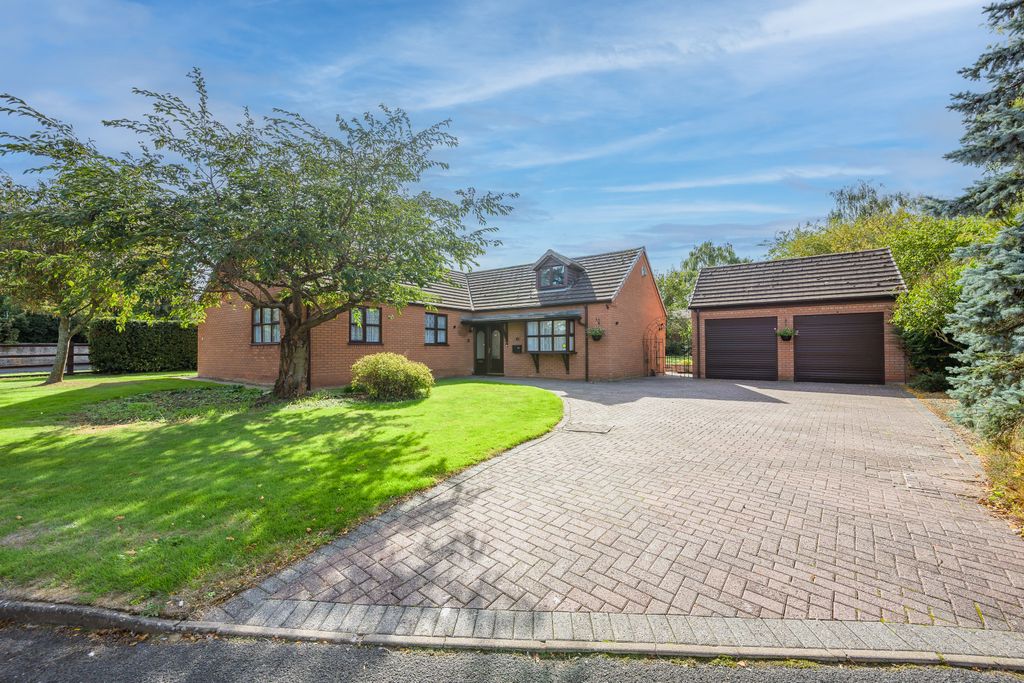 Property photo 1 of 33