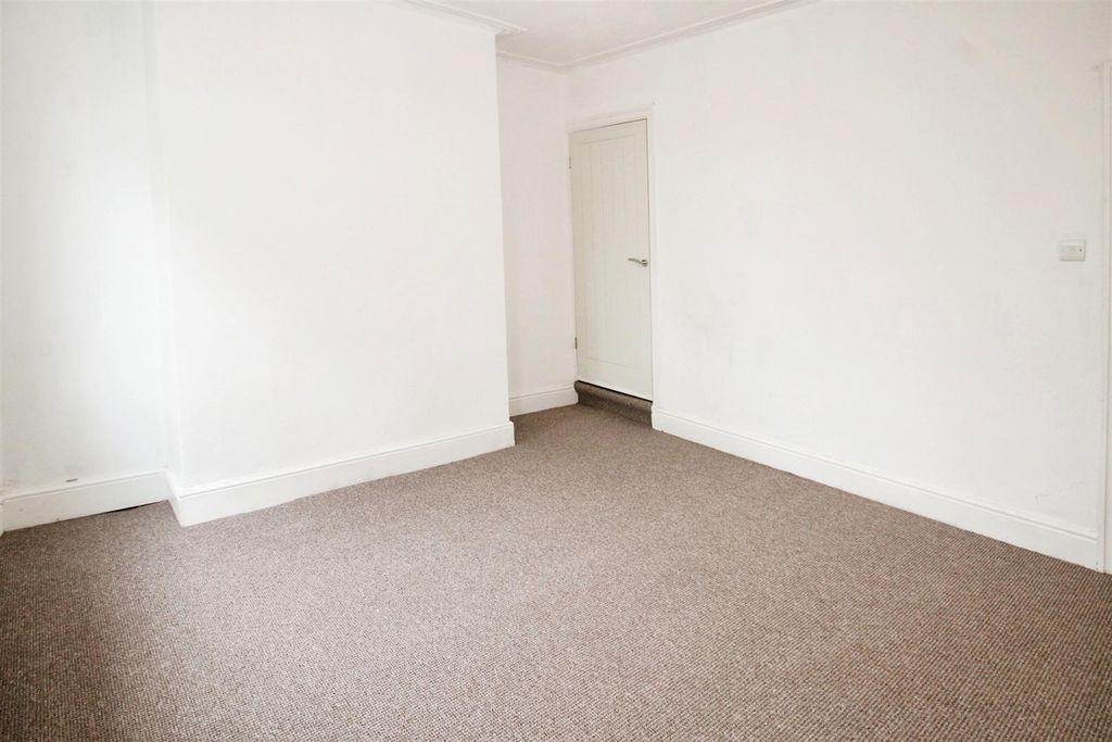 Property photo 2 of 19 Living Room