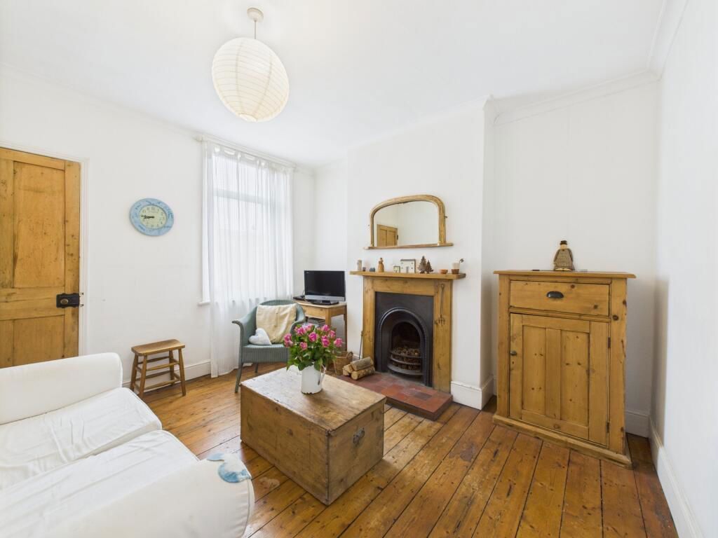 Property photo 2 of 9