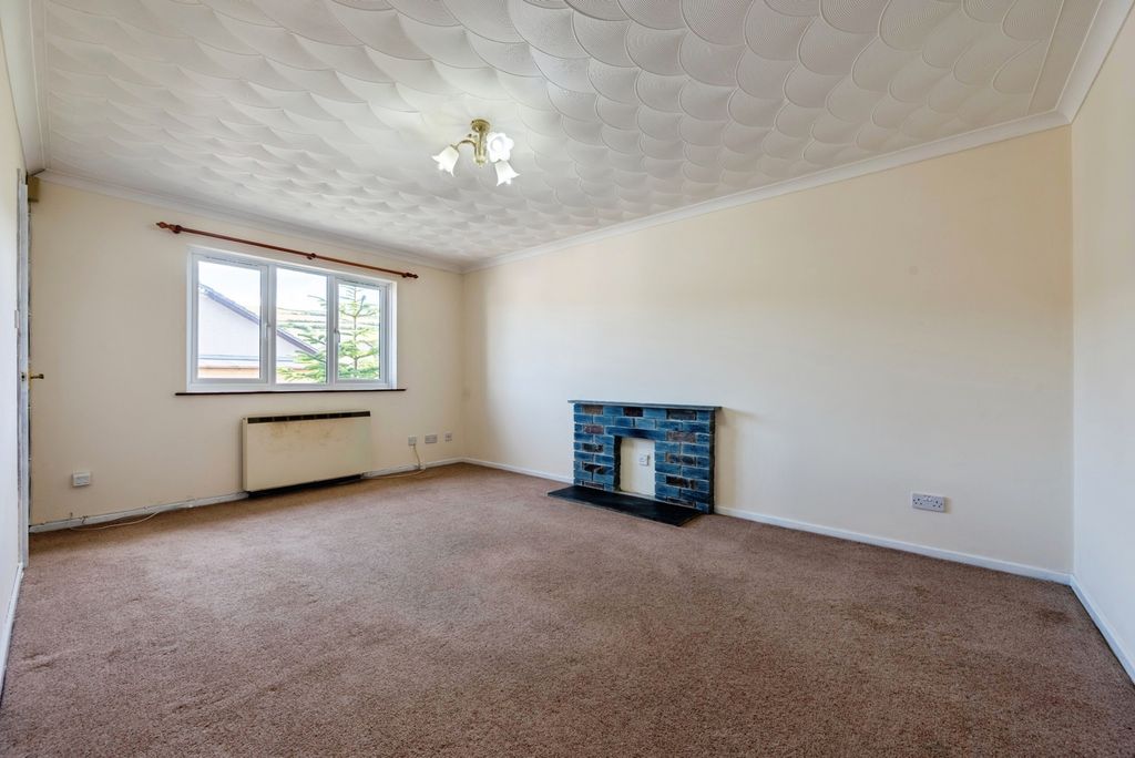 Property photo 3 of 10 Pbox-Img.Jpg