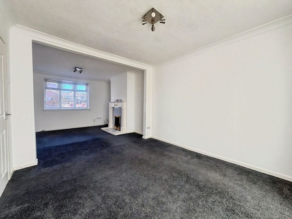 Property photo 3 of 17 5135712